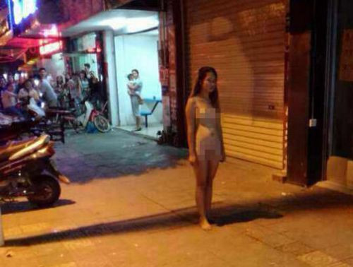 女大学生遭训斥离家 被父亲骂后半夜出走【大图】