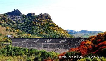 乌金塘水库位于辽宁葫芦岛市区西北35公里处乌金塘村附近为辽宁省第