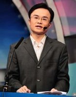 2012年7月16日凌晨,徐卓阳亮相央视《新闻直播间》,16日晚,徐