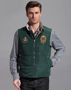 绿\/浅卡其色舒适两面穿连帽羽绒背心(马球系列