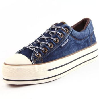人本 春季<em>女士帆布鞋</em> 水洗牛仔布松糕跟厚底增