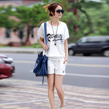 蓝莉卡蝙蝠衫韩版T恤短裤女装运动服套装二件