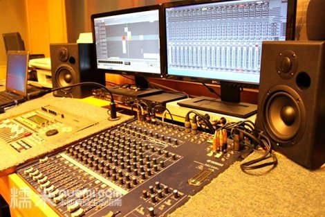 个人单曲1首!标准后期制作,赠送精美cd光碟!