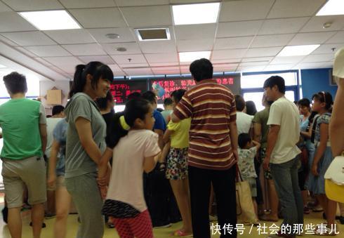 孩子9岁看见脏东西,医生:这孩子正在慢慢退化