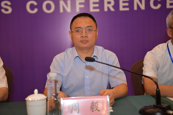 阆中市委常委,宣传部长周毅 阆中市政协主席陈绍荣通报了会议协商