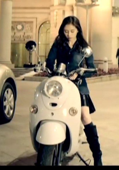 爱神来了里面女主角的摩托车是什么牌子是什么