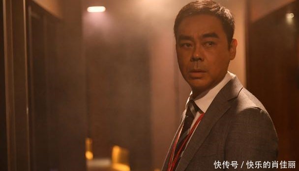 54岁的刘青云新片将上映,白天拍戏晚上刷碗,生