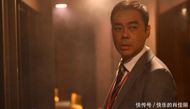 54岁的刘青云新片将上映,白天拍戏晚上刷碗,生