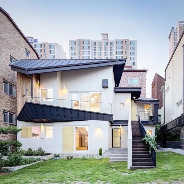 韩国两栋一屋住两户,女儿女婿住娘家一楼,共用