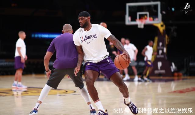 詹姆斯加盟湖人夺冠