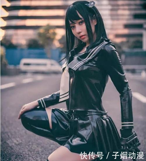 cosplay: 紧身乳胶衣已成过去式! 乳胶校服你有