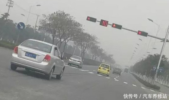 闯红灯罚款多少