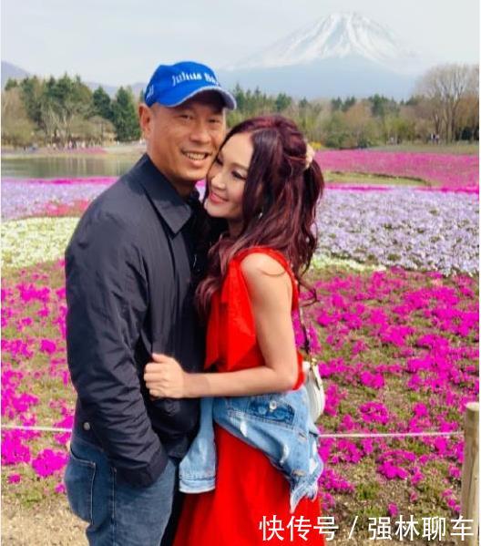 她无数男人的梦中情人,结婚19年不生孩子,53