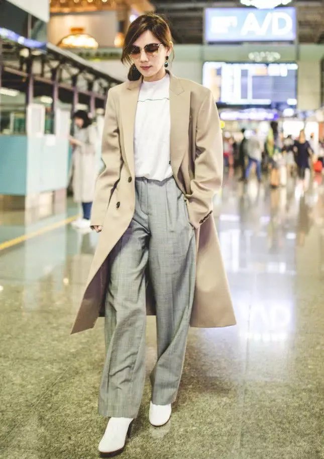 她曾因狐臭而自卑,因打扮中性被传是男儿身,如