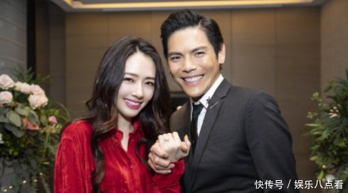 向佐求婚郭碧婷,向太和郭爸爸完美诠释娶儿媳