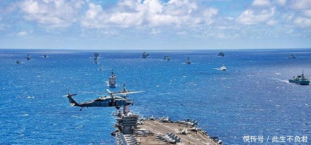 环太平洋联合军演 各国海军组成编队拍摄宣传