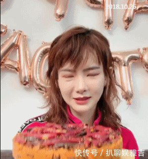 戚薇直播吃火锅底料,被网友发现脸部异常,是不