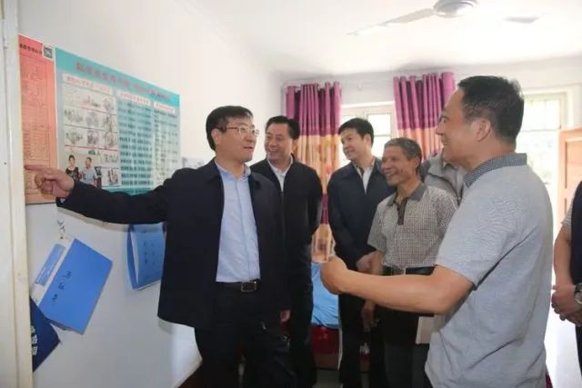 五星级\"店小二\"出动!这个周末钟书记又去哪儿啦?
