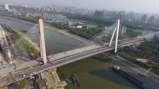 武汉12点:消费记得要发票!武汉女子买零食中十