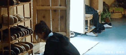 佟丽娅戚薇一同做客蘑菇屋, 这些细节暴露了两