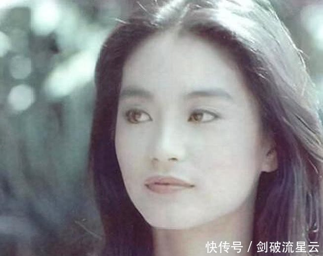年轻时的林青霞有多美丽?看看她这些照片你就