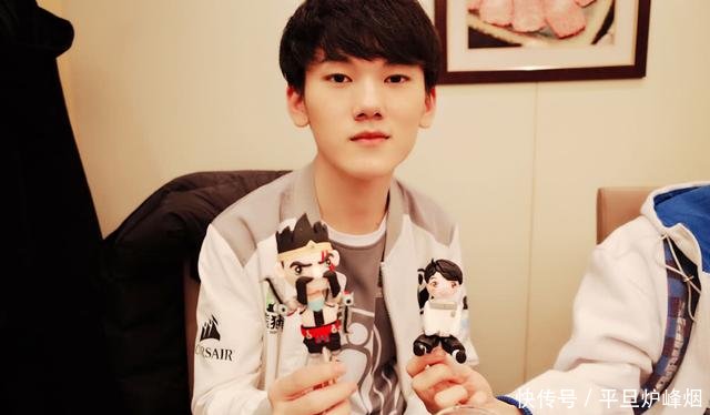 阿水生日王思聪到场为其庆生,本命英雄德莱文