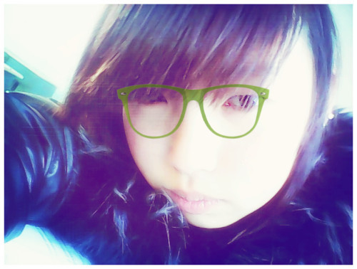 求五六张16~17岁的女孩漂亮点的照片要都是同