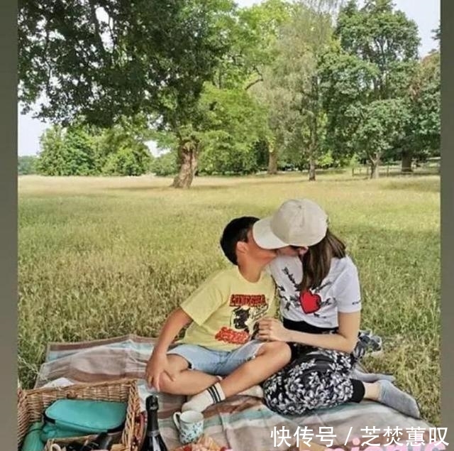 李嘉欣与8岁儿子“嘴对嘴亲吻”引争议?网友扒旧照,不是第一次 金百利线上娱乐