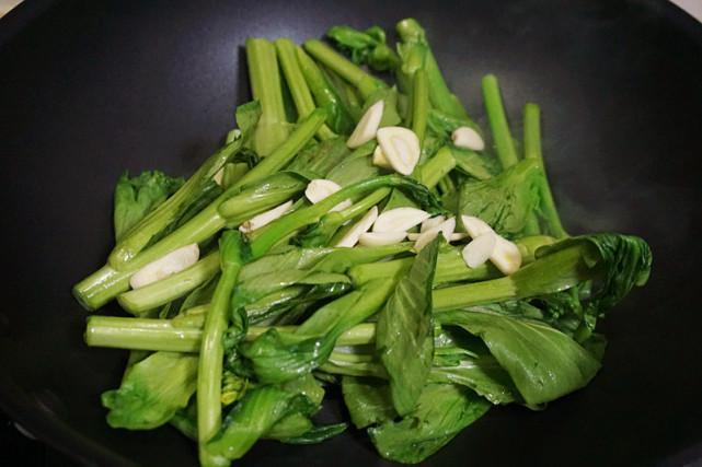 这菜5元一把,抗癌疗效不输千元补品,初春食补别忘了多吃几次