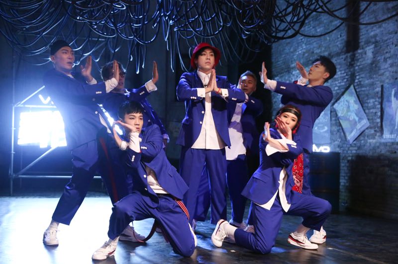 京城舞神舞佳舞燃爆《街舞团》 获鹿晗王嘉尔