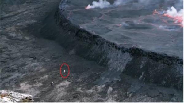 科学家不怕死!一个人走近岩浆:画面惊悚