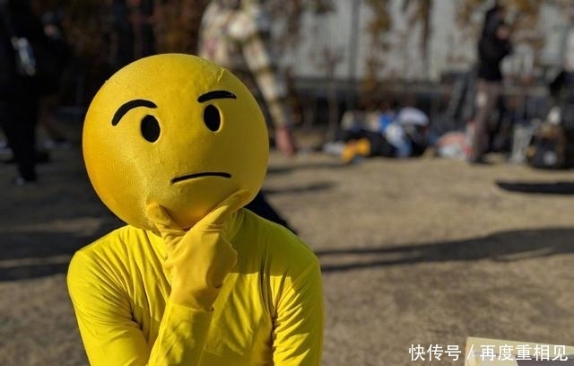 日本网友吐槽:表情包也出COS了?