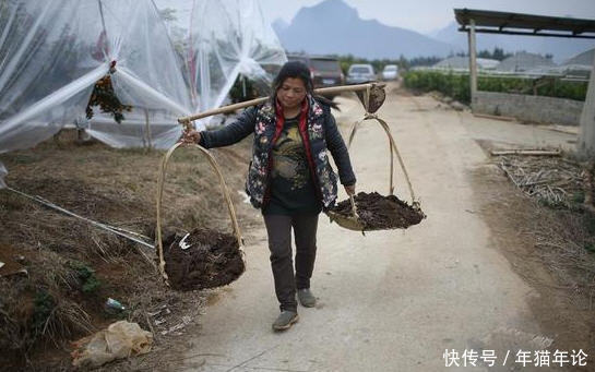 她是一位千万富翁，如今隐居山林，却成了这样！