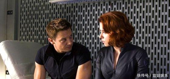 漫威黑寡妇喜欢的是谁, 美国队长, 鹰眼还是绿巨