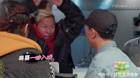 亮亮小鸡舞太魔性,把黄子韬看得全程痴汉笑,连