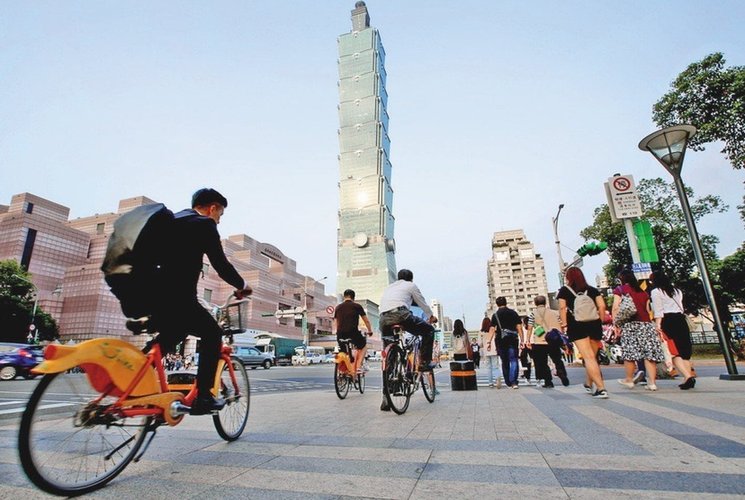 \"300万铁杆绿也转向\"蔡当局上任两年松动大票仓