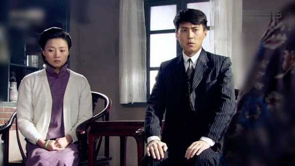 靳东拒绝和90后小花合作，老戏骨别忘了自己也曾有成长期