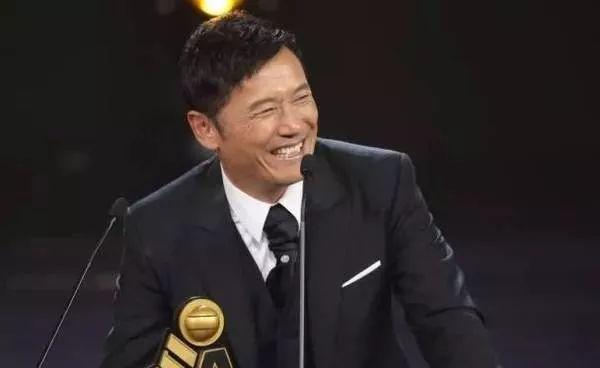 三哥苗侨伟夺视帝,宣萱拿视后,但好戏还在后面