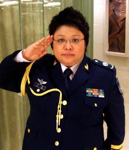 韩红邀请70多位明星做慈善却无一出席,怒骂赚