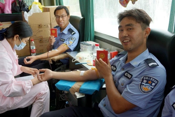 襄北监狱志愿者参加无偿献血活动