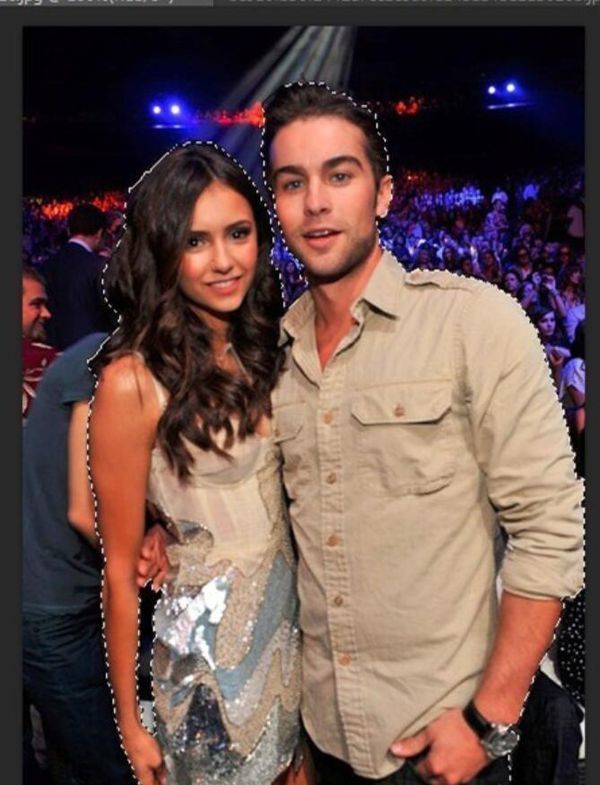 ps中如何把一个图片上的人物拉到另一个场景