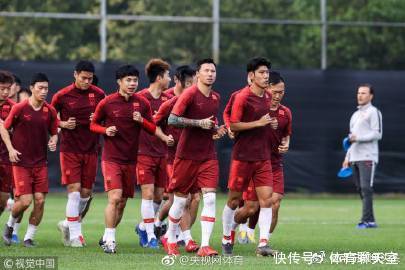 中国杯南宁主场不敌泰国队,何超女友鸣不平:肠