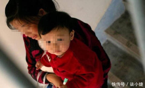 离婚三年大街上碰到前妻,她抱一个小男孩引起我注意,我跪求复婚