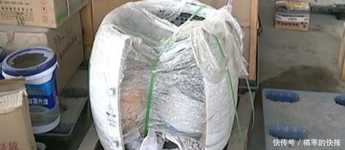 女子花七万五买浴缸,提货时拒签收 中铁物流抱