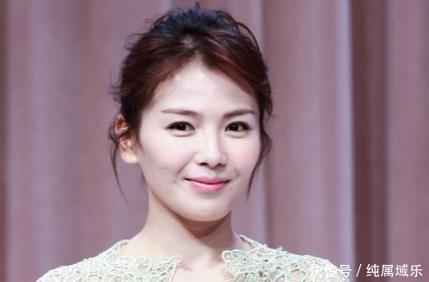 女星怀孕拍戏,杨幂穿高跟鞋,张萌流产,而她生