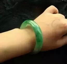 贵妃镯:窈窕淑女