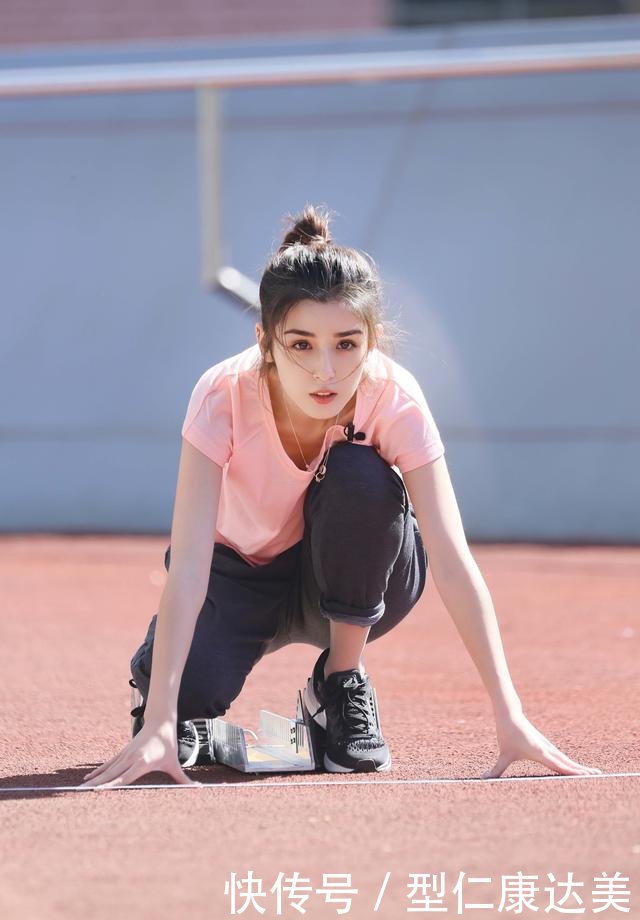 美女比迪丽热巴还好看爆红!已签约陈赫公司,王