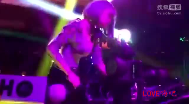 车载dj舞曲《老婆你听我说》超级好听,正在播放中!_性感比基尼.