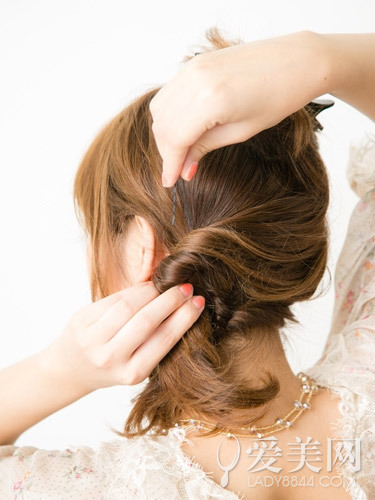 梨花头最新扎法侧边马尾散发浪漫_360问答