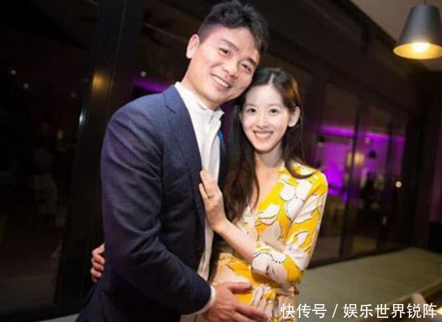 刘强东、章泽天事件之后首次同框,章泽天表情